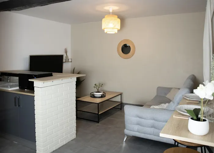 Charmante Maisonnette Centre Nemours